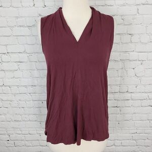 VINCE CAMUTO 𝅺V-Neck Sleeveless Blouse Top Burgundy XS